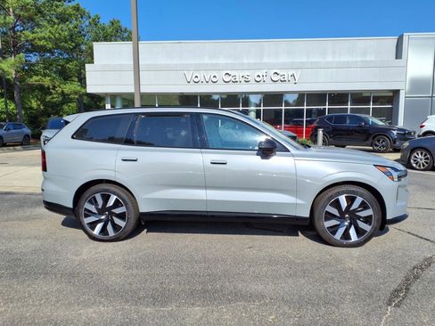 New 2025 Volvo EX90 Ultra image 2