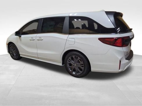 New 2026 Honda Odyssey Touring image 4