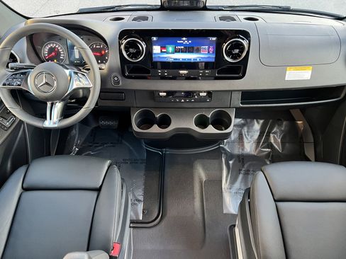 New 2025 Mercedes-Benz Sprinter 2500 image 21