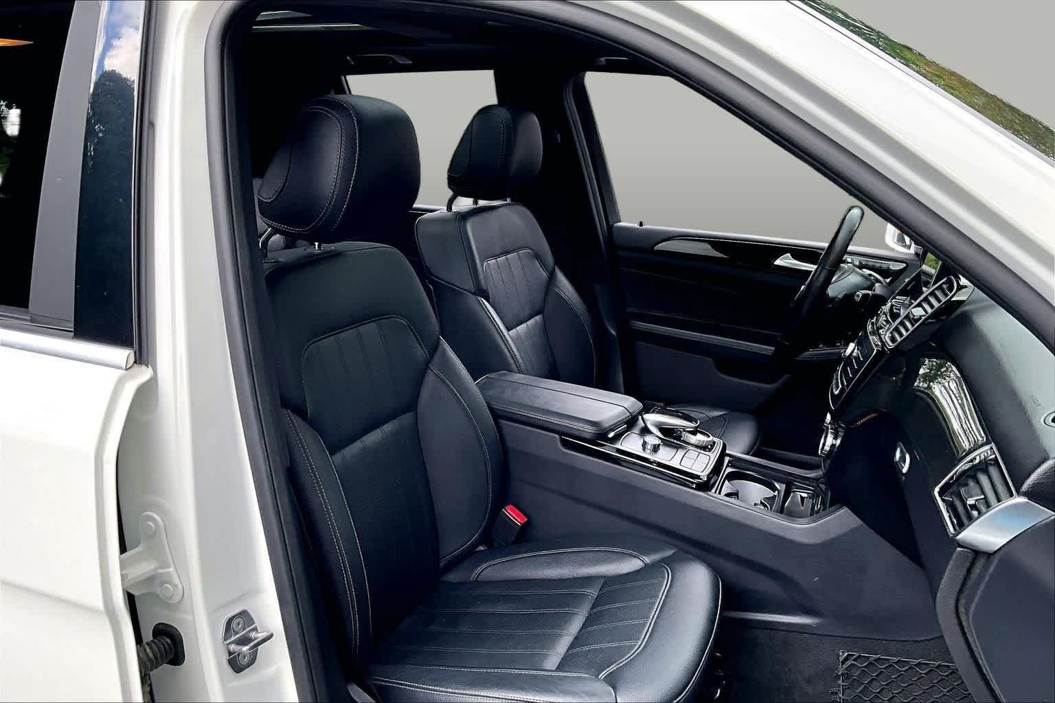 Used 2019 Mercedes-Benz GLE 400 4MATIC image 9