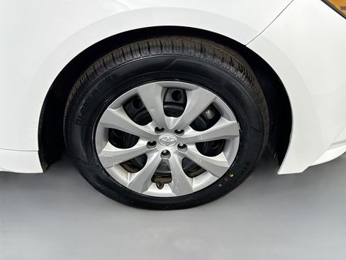 Used 2024 Toyota Corolla LE image 31