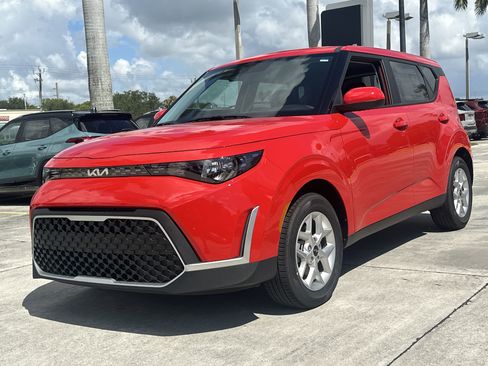 New 2025 Kia Soul LX w/ LX Technology Package image 3