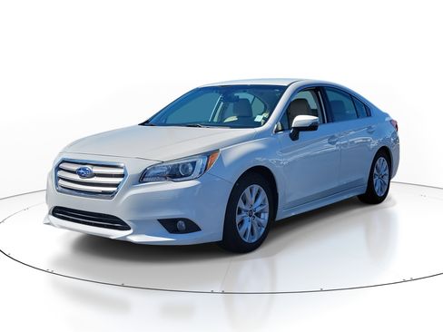 Used 2017 Subaru Legacy 2.5i Premium image 3