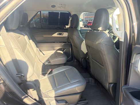 Used 2025 Ford Explorer Active w/ Active Comfort Package AWD/4WD image 30