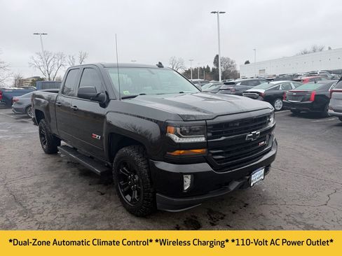 Used 2017 Chevrolet Silverado 1500 LT w/ Midnight Edition image 5