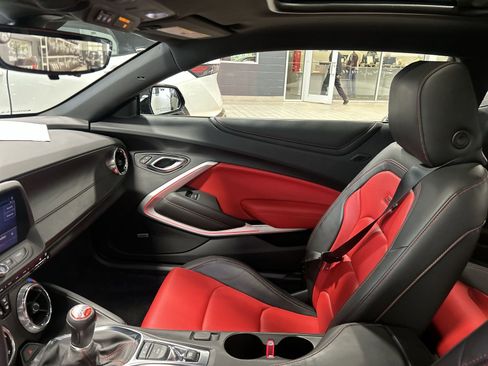 Used 2021 Chevrolet Camaro SS RWD image 3