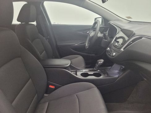 Used 2025 Chevrolet Malibu LS FWD image 21