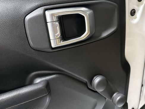 Used 2021 Jeep Wrangler Sport image 22