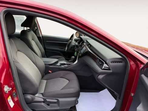 Used 2019 Toyota Camry LE image 25