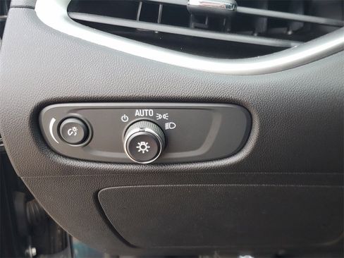 Used 2020 Chevrolet Malibu RS image 17