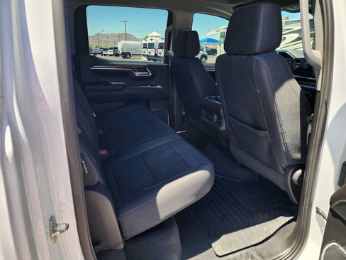 Used 2023 Chevrolet Silverado 1500 RST AWD/4WD image 16