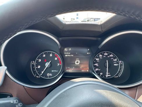 Used 2019 Alfa Romeo Stelvio Ti Lusso w/ Quick Order Package 22X Lusso AWD/4WD image 16