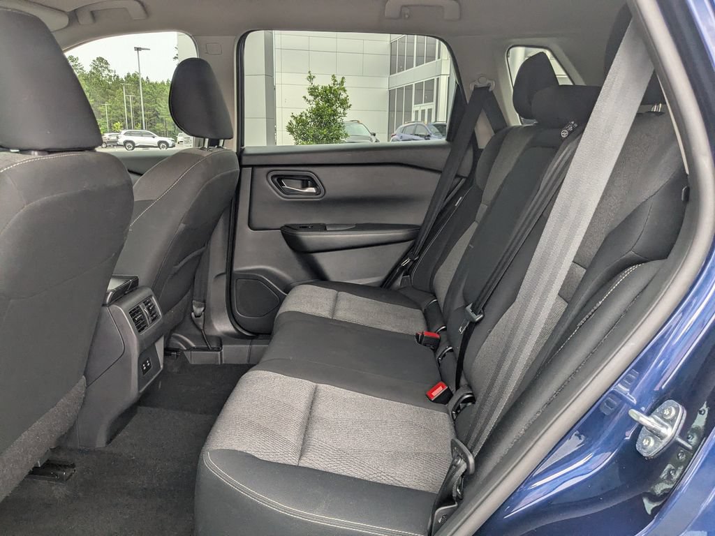 Used 2024 Nissan Rogue SV AWD/4WD image 13