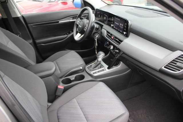 Used 2025 Kia Seltos LX AWD/4WD image 34