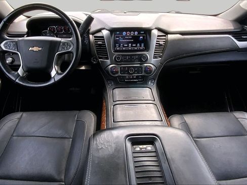 Used 2018 Chevrolet Suburban Premier AWD/4WD image 14