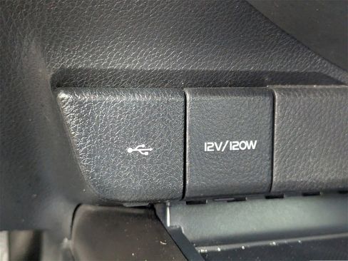 Used 2021 Toyota Camry SE image 31