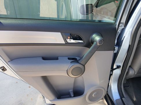 Used 2011 Honda CR-V LX image 19