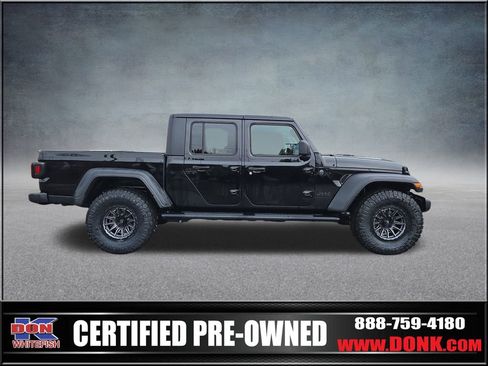 Used 2025 Jeep Gladiator Sport image 9
