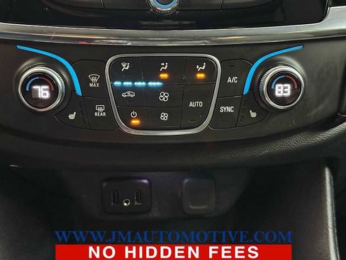 Used 2019 Chevrolet Traverse LT image 37