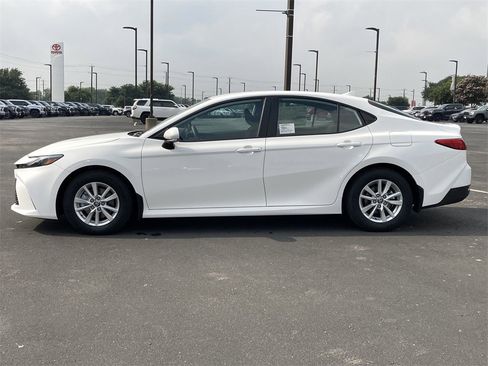 New 2026 Toyota Camry LE image 4