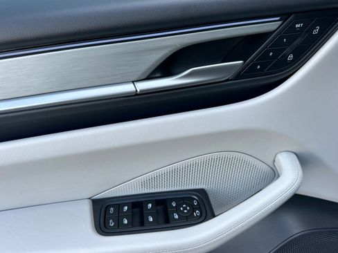 Certified 2024 Porsche Macan 4 Electric AWD/4WD image 12
