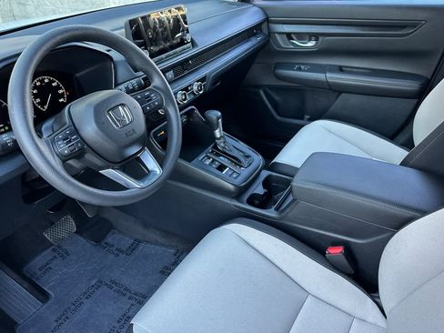 Used 2025 Honda CR-V LX image 9