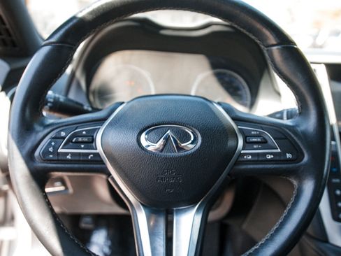 Used 2018 INFINITI Q60 3.0t Luxe RWD image 13