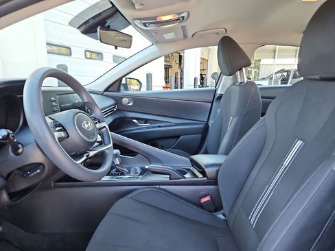 Used 2023 Hyundai Elantra SEL image 19