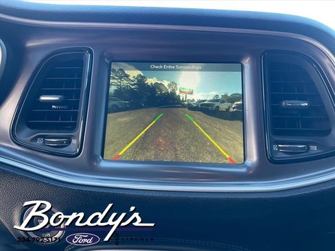 Used 2019 Dodge Challenger SXT w/ Plus Package image 6