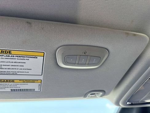 Used 2019 Jeep Cherokee Overland FWD image 29