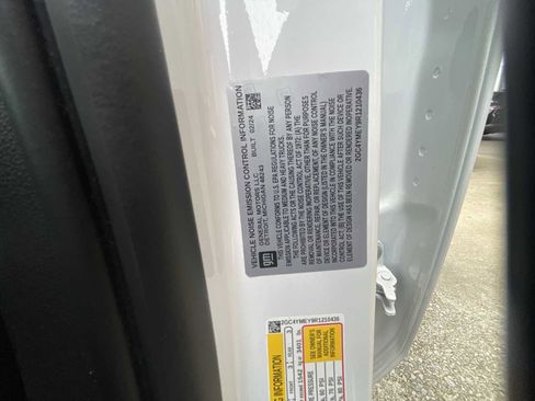 Used 2024 Chevrolet Silverado 2500 Custom w/ Custom Value Package image 32