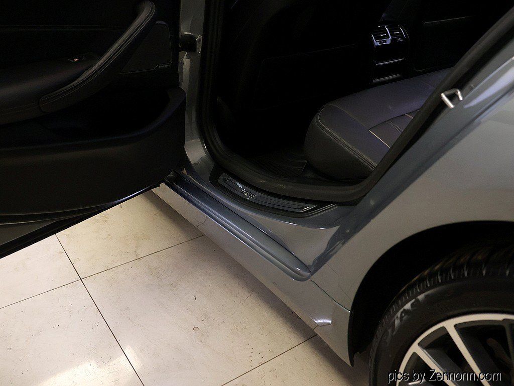Certified 2023 BMW 540i xDrive w/ Premium Package AWD/4WD image 29