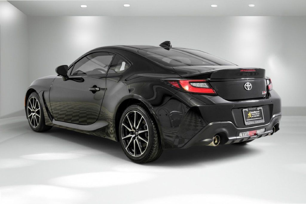 Used 2024 Toyota GR86 RWD image 8