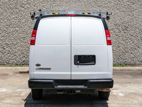 Used 2021 Chevrolet Express 2500 w/ Enhanced Convenience Package RWD image 9