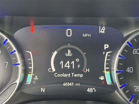 Used 2023 Chrysler Pacifica Touring-L image 15