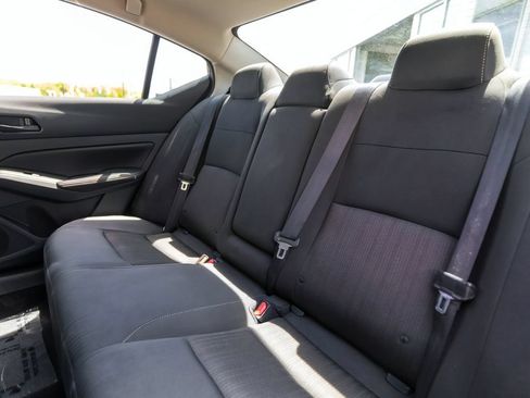 Used 2025 Nissan Altima 2.5 SV FWD image 29