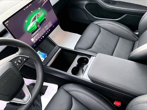 Used 2025 Tesla Model 3 Long Range RWD image 15