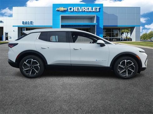 New 2026 Chevrolet Equinox EV LT image 2