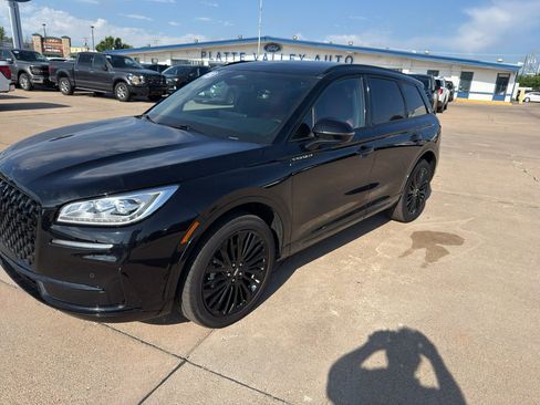 Used 2023 Lincoln Corsair Reserve w/ Equipment Group 201A AWD/4WD image 1
