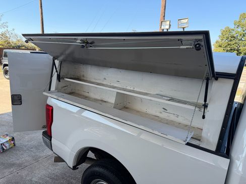 Used 2017 Ford F350 XL image 20