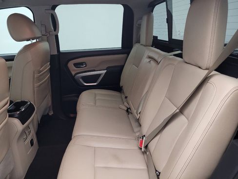 Used 2016 Nissan Titan SL RWD image 18