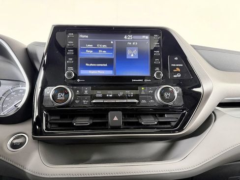 Used 2020 Toyota Highlander XLE AWD/4WD image 66