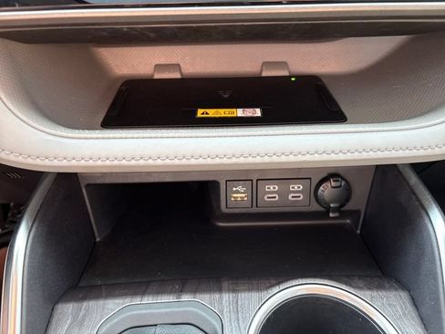 Used 2023 Toyota Highlander Limited AWD/4WD image 18