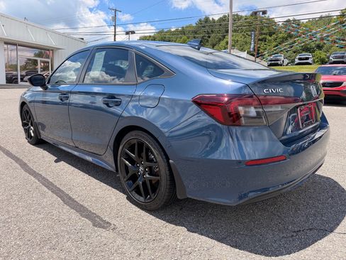 Used 2025 Honda Civic Sport image 4