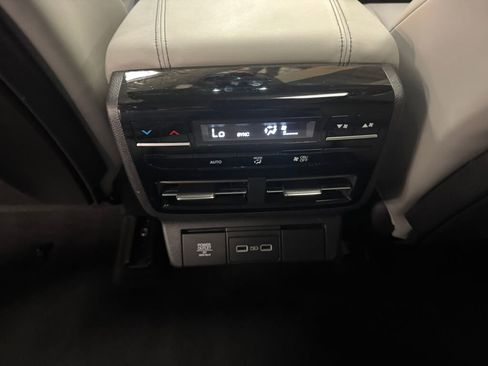 Certified 2024 Acura MDX SH-AWD w/ Technology Package image 18