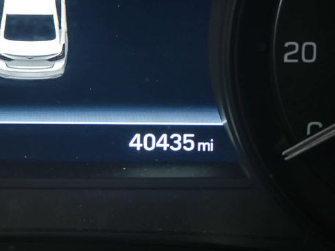 Used 2018 Genesis G80 3.8 w/ Option Group 03 image 9