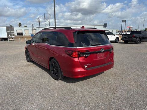 Used 2024 Honda Odyssey Sport image 3