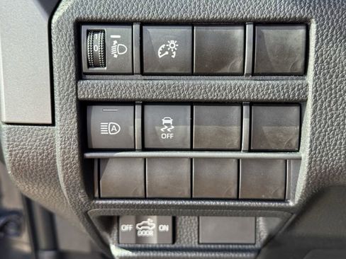 Certified 2025 Toyota Tacoma SR5 AWD/4WD image 24