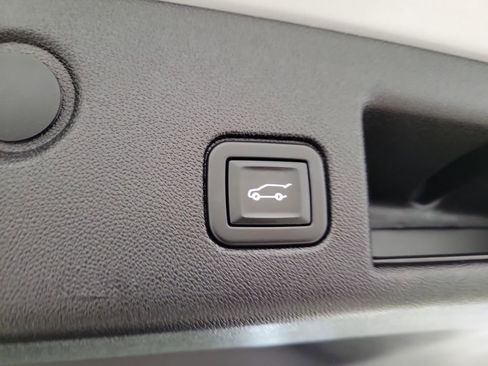 Certified 2020 Chevrolet Equinox Premier AWD/4WD image 19