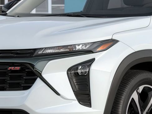 New 2026 Chevrolet Trax ACTIV w/ Sunroof Package FWD image 5